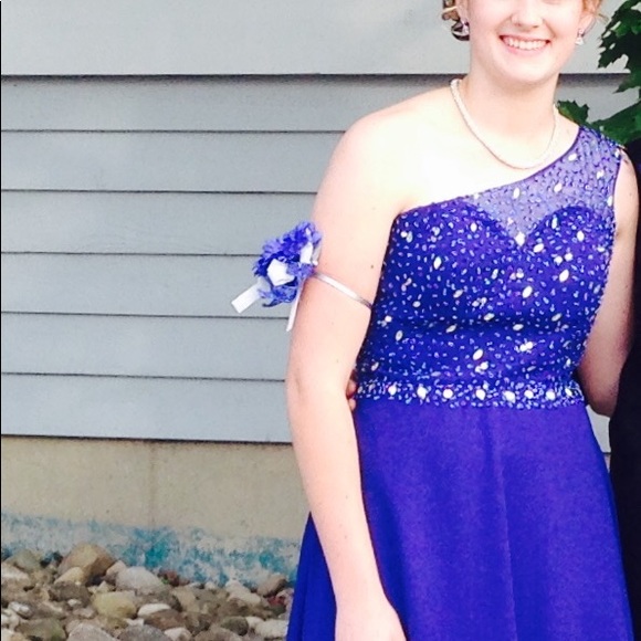 Prom/Pageant dress - Picture 1 of 4
